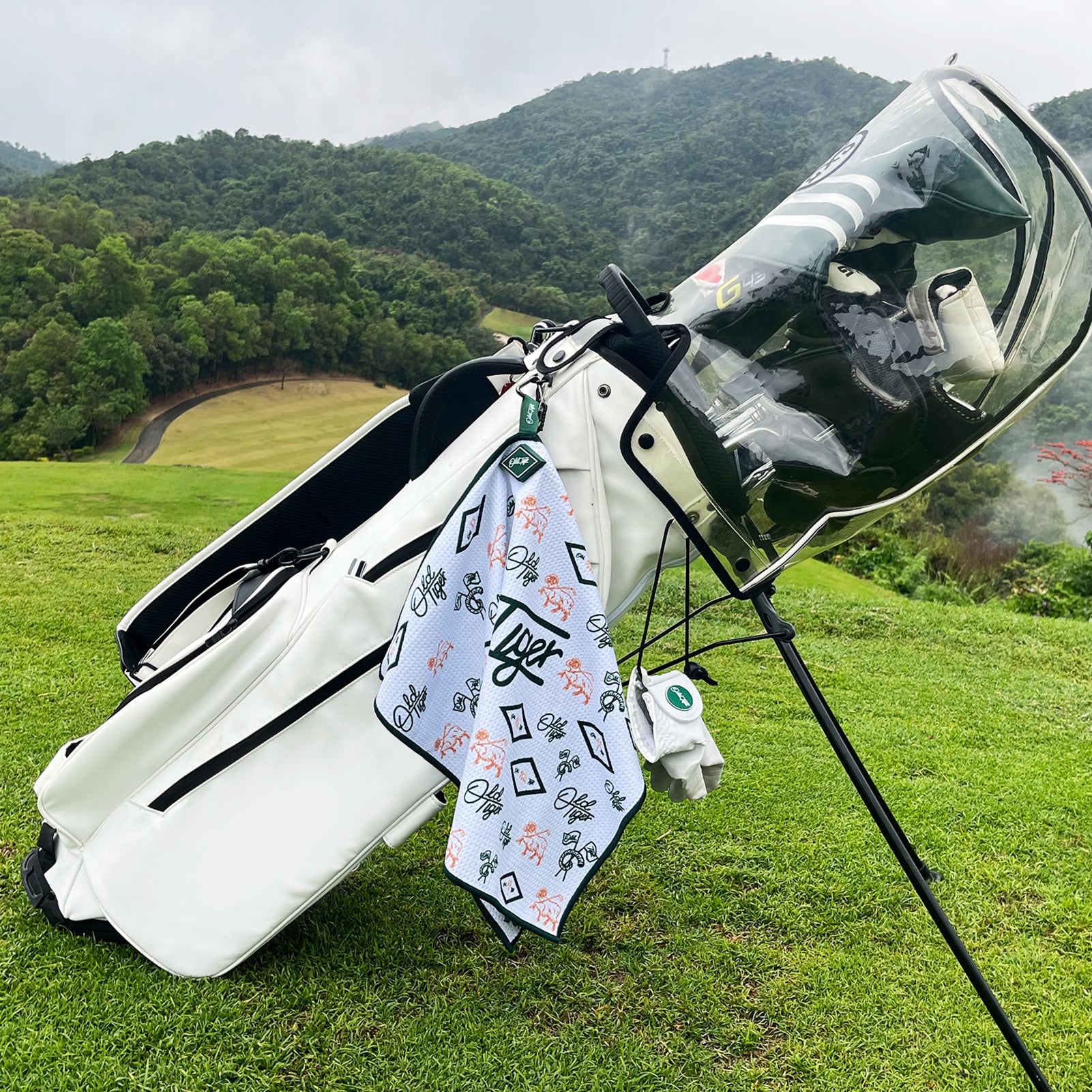 Old Tiger Monogram Print Golf Towel Microfiber Quick Dry Triangle Hook Bag Towel